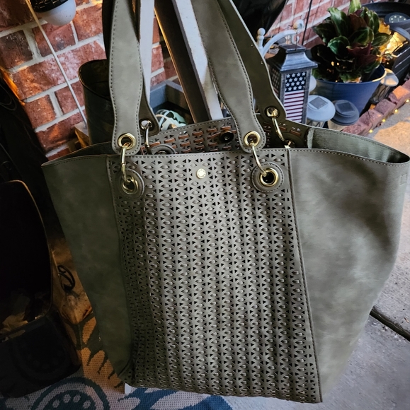 Steve Madden Handbags - TOTE BY STEVE MADDEN